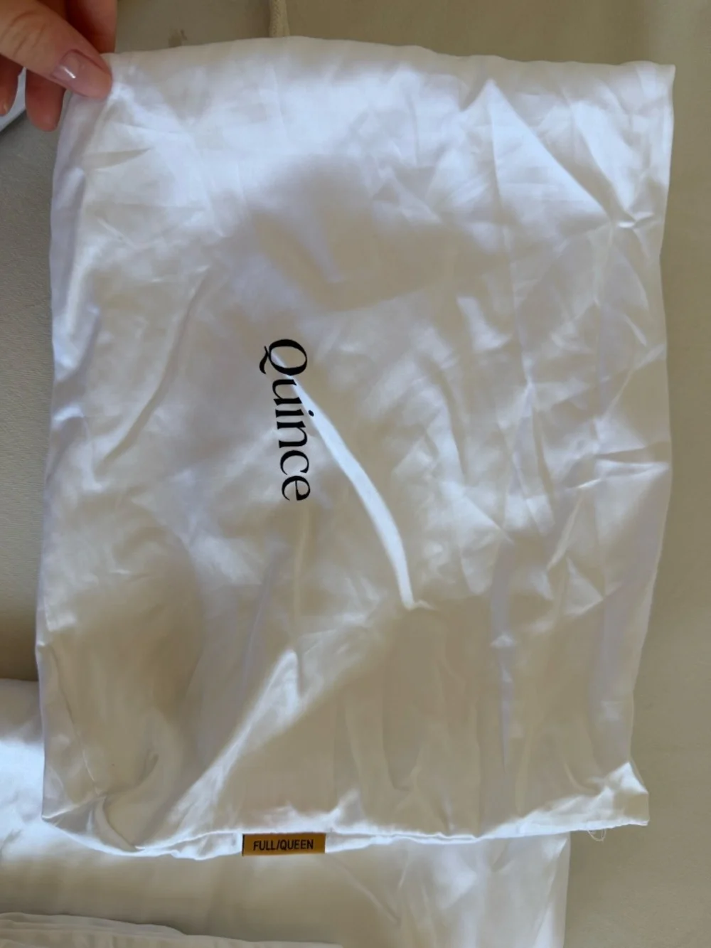 Set of 2 high-quality pillowcases/shams in size Full/Queen, made from 100% Giza